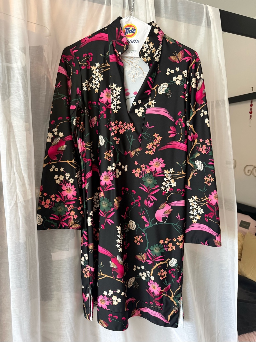 Silky Dress. Black & Fuchsia